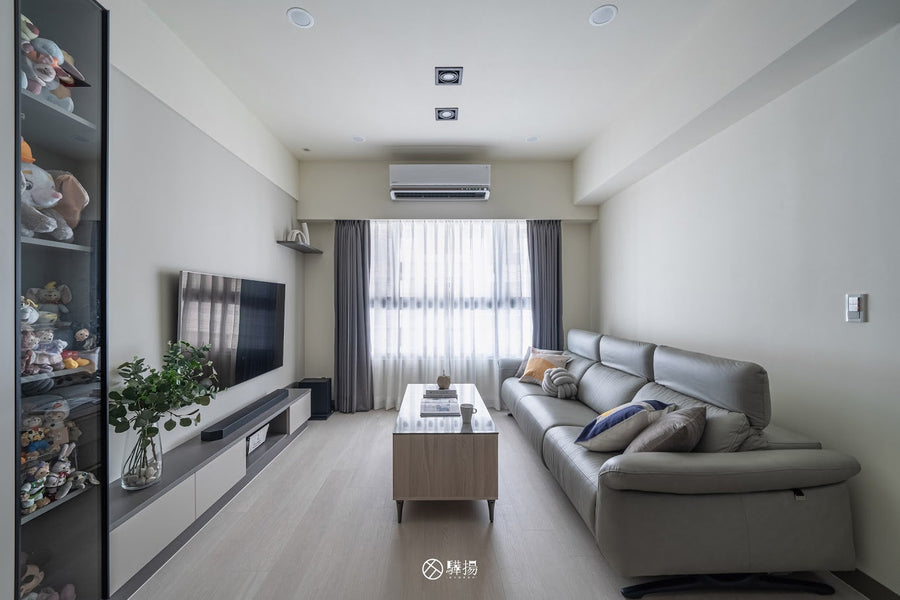 客廳，奶茶風格 | GU1124 莫斯白橡 SPC地板 | NAXHORN 犀牛地板